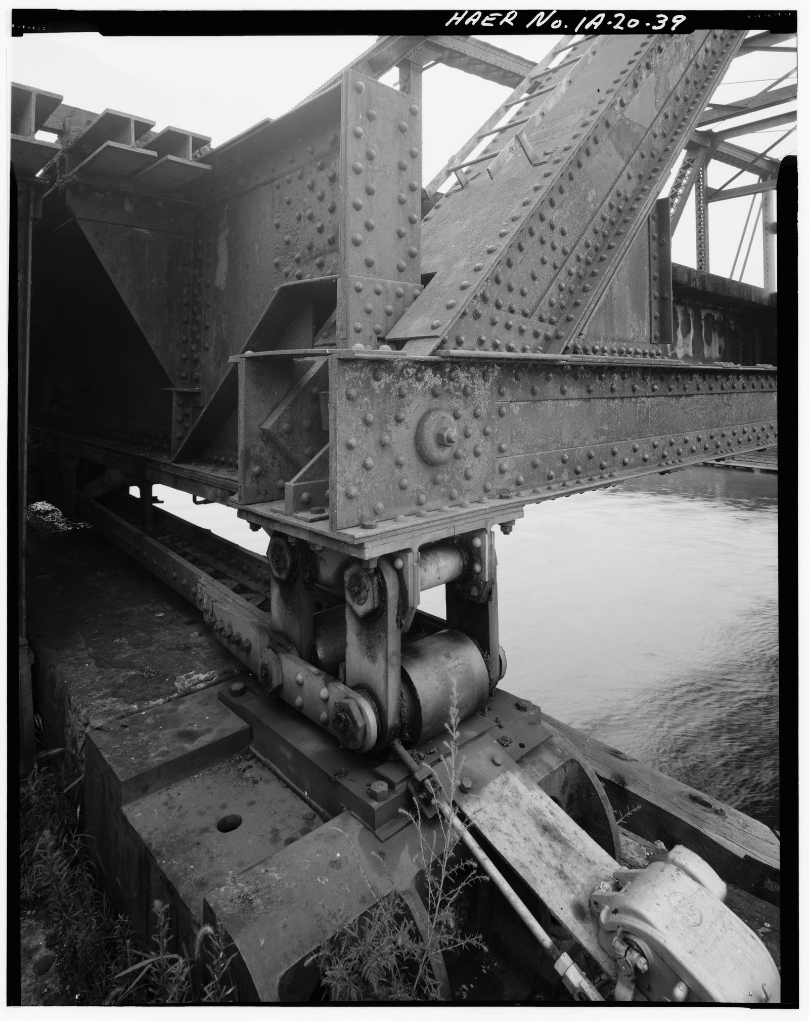 End rollers, previous bridge